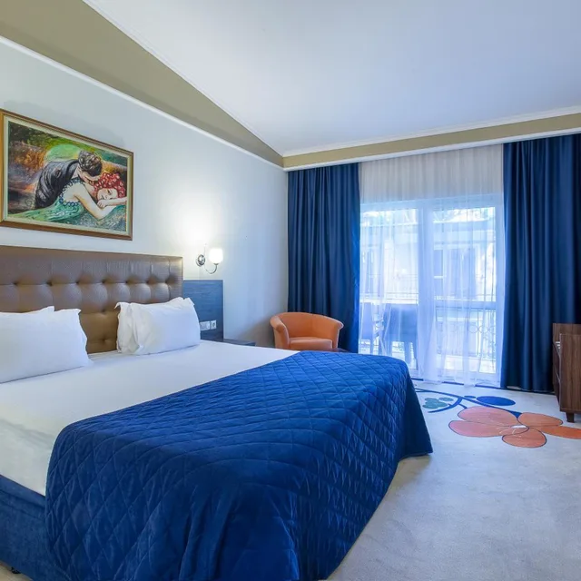 غرفة بسرير مزدوج أو سريرين منفصلين مع سرير إضافي، Pine Beach Hotel 1/10