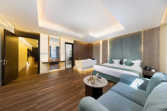 جناح جونيور بجاكوزي، فندق لكجري نايت(Luxury Night Hotel) 1/1