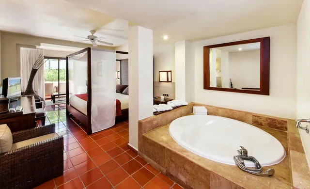 جناح جونيور سوبيريور بسرير كينج، Catalonia Royal Bavaro - Adults Only 4/5