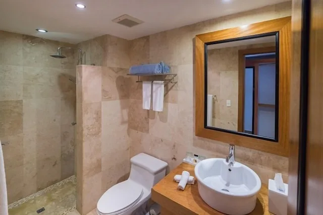 1 Bedroom, Suite, Mountain View, Kitchenette, The Bannister Hotel and Yacht Club 6/6
