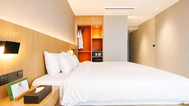غرفة سوبيريور بسرير مزدوج بإطلالة على البحر، Hotel Laon 9/10