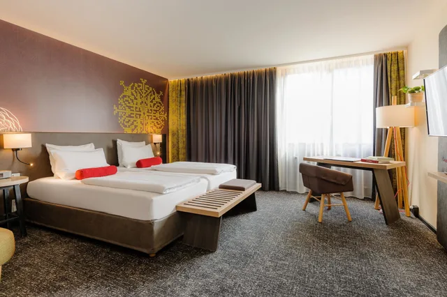 غرفة سوبيريور بسريرين منفصلين مع أريكة، Mercure Hotel Muenchen City Center 2/10