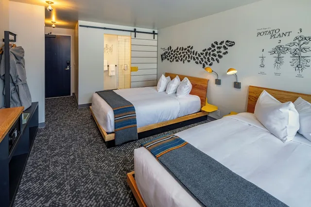 Courtyard, 2 Queen Beds، The SPARROW Hotel 1/2