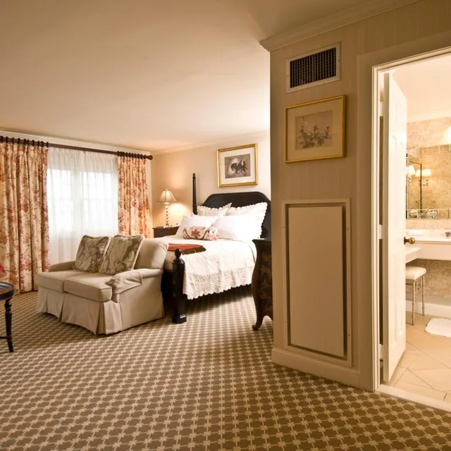 غرفة بسرير كينج بإطلالة على الحديقة، Saybrook Point Inn, Marina & Spa 4/8