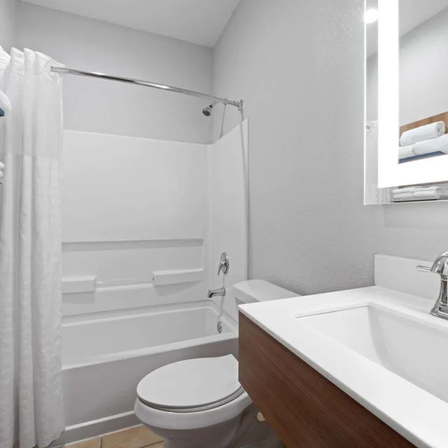 جناح استوديو بسرير كوين مع أريكة، Microtel Inn & Suites by Wyndham Houma 9/10