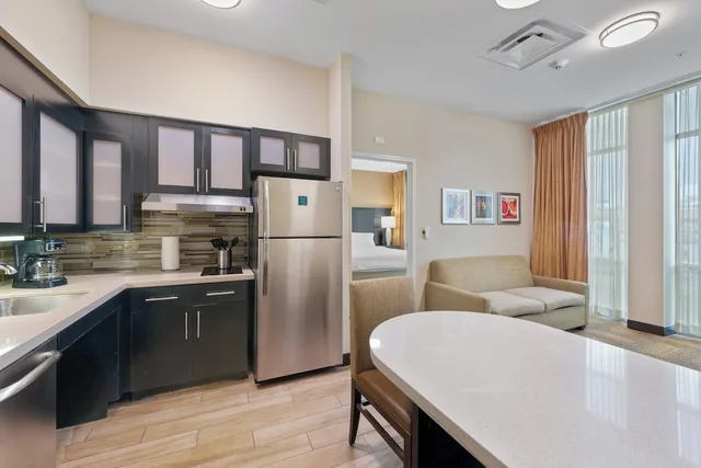 جناح بسرير كينج بغرفة نوم واحدة بمطبخ لذوي الإعاقة، Staybridge Suites Denver Downtown 6/8
