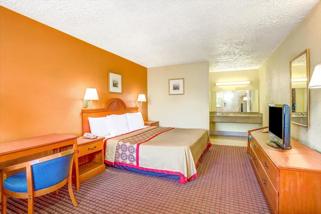 غرفة قياسية بسرير كينج للمدخنين، Days Inn by Wyndham Chesapeake 6/10