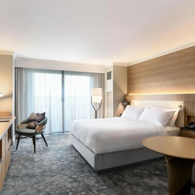 Guest Room, King Bed, Resort View, Sofa, High Floor, JW Marriott Orlando Grande Lakes 1/4