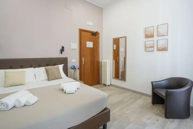 Room, Twin Beds, ST MORITZ 2/10