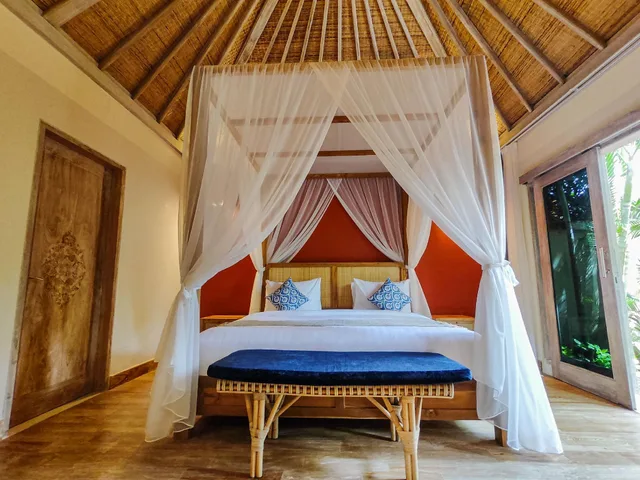 فيلا فاخرة بإطلالة على المسبح بغرفتي نوم لذوي الإعاقة، Seminyak Square Hotel 1/1
