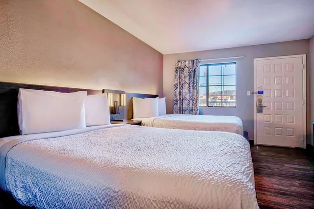 غرفة ديلوكس بسريرين كوين، Motel6 Kingman, AZ - Route 66 East 3/10