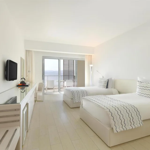 غرفة بانورامية كلوب بسريرين منفصلين بإطلالة على البحر، Kempinski Hotel Aqaba Red Sea 4/8