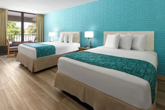Deluxe, Single, 2 Queen Beds, Smoking، Inn At Atlantic City Hotel & Banquet 1/2