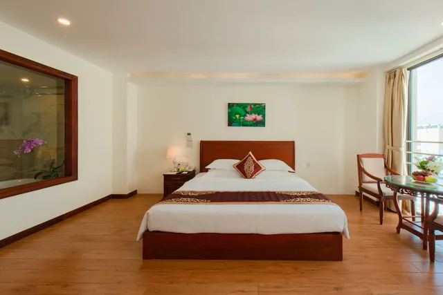 غرفة ديلوكس بسرير كينج بشرفة، Red Sun Nha Trang Hotel 3/5