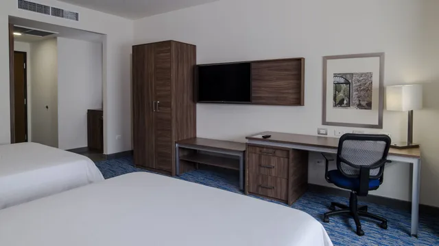جناح بسريرين كوين، Holiday Inn Express And Suites Ciudad Obregon 5/10
