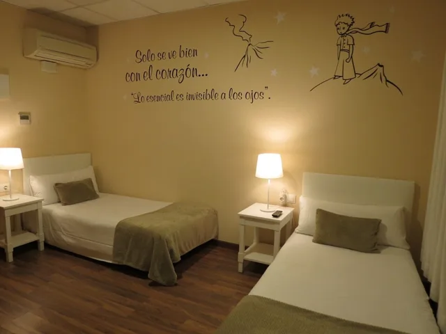 غرفة بسريرين منفصلين، Hostal Petit Príncep 1/4