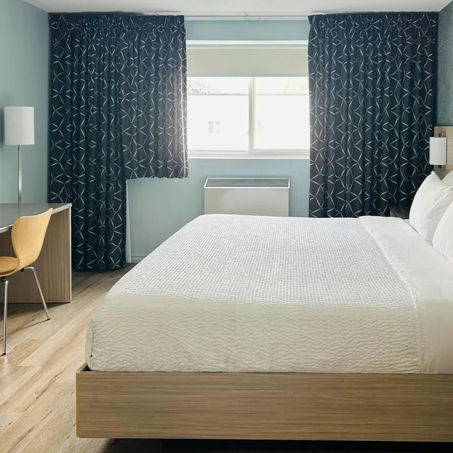 غرفة بسرير كوين، Motel6 Niagara Falls, On - Near The Falls 4/8