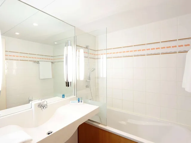 غرفة تنفيذية بسرير مزدوج مع أريكة، Novotel Perpignan 8/10