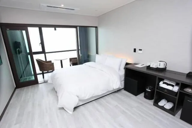 غرفة قياسية بسرير مزدوج، Hotel Wooyeon Flora 1/3