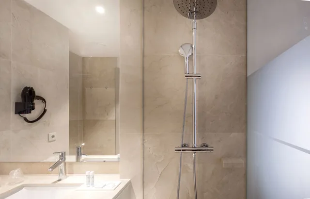 غرفة عائلية بسرير مزدوج مع أريكة، Oporto Airport Business Hotel 5/6