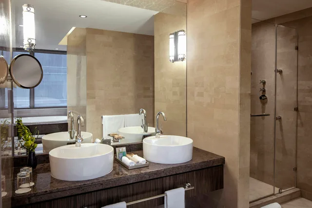 Spacious, King Bed, Lounge Access, City Centre Rotana Doha 3/3