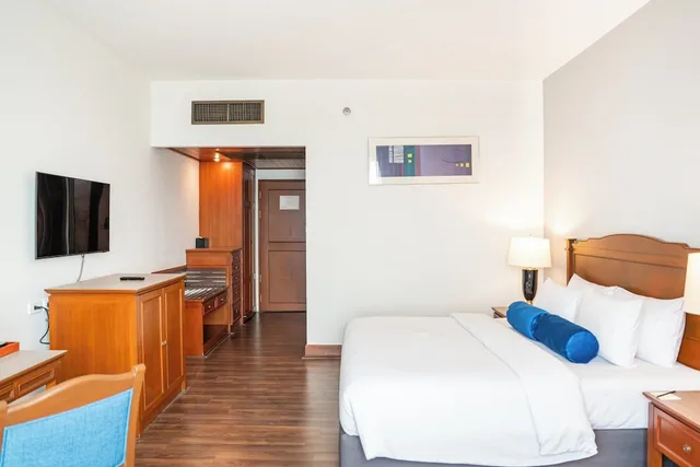 Sky View Premier، Century Park Hotel 1/10