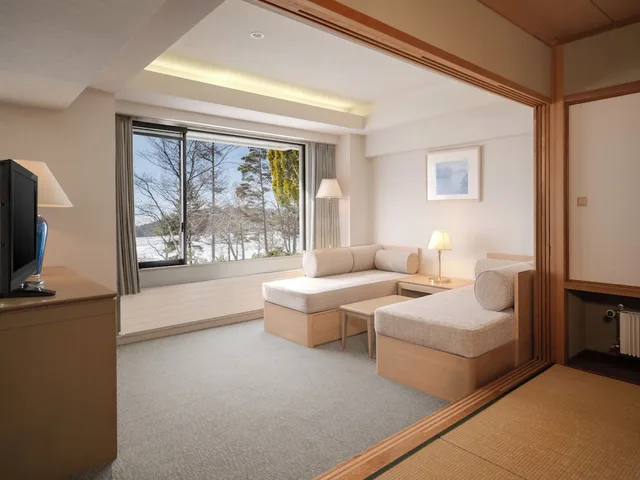 غرفة يابانية غربية بريميوم بسريرين منفصلين وفرشتي فوتون مع أريكة، Hotel Anbient Tateshina 3/6