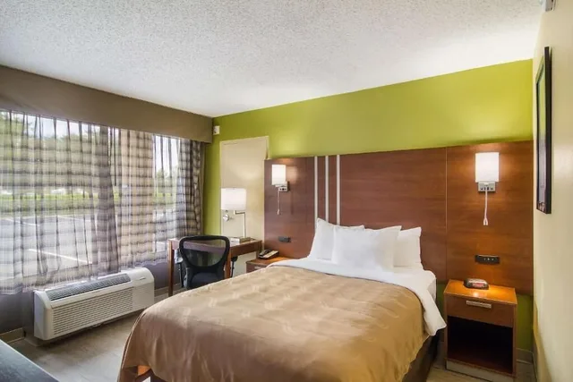 غرفة قياسية بسرير مزدوج للمدخنين لذوي الإعاقة، Stayable Suites Jacksonville West 1/3