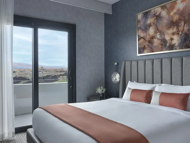 1 Bedroom, Collection, Suite, King Bed, Sofa, Terrace، Black Desert Resort 2/6