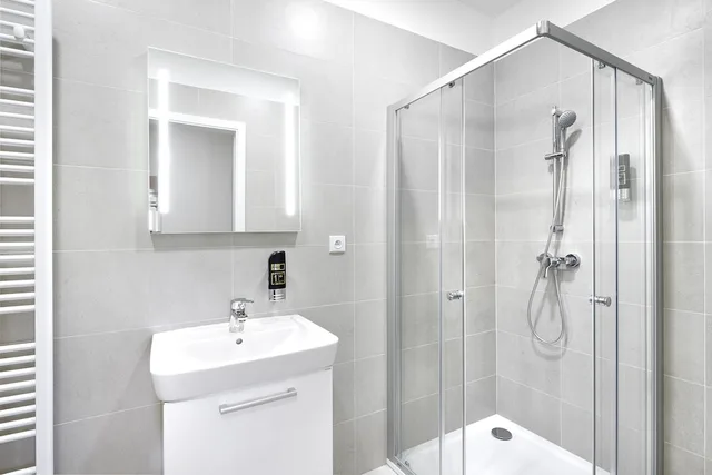 شقة كومفورت بسرير كوين بغرفة نوم واحدة مع أريكة بمطبخ، Downtown Suites Belohorska 3/3