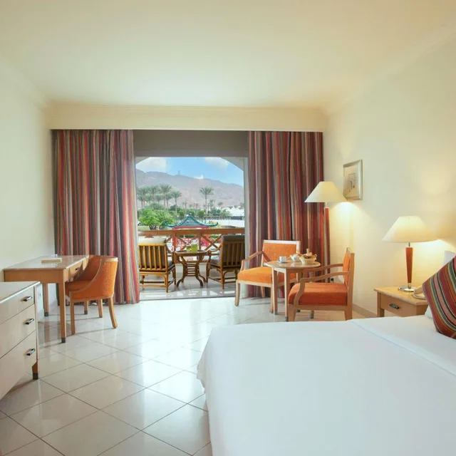 Classic, King Bed, Pool and Sea View، Movenpick Taba 8/10