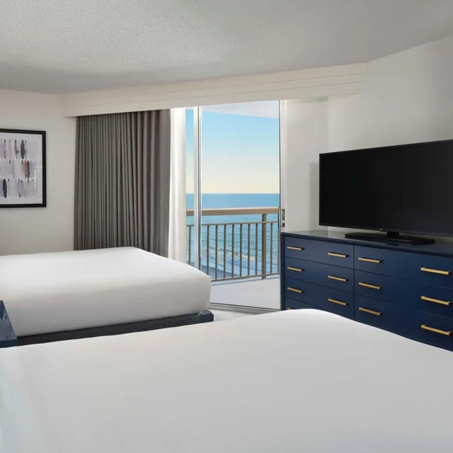 Suite, Queen Bed, Partial Ocean View, Corner, Embassy Suites By Hilton Myrtle Beach Oceanfront Resort 4/5