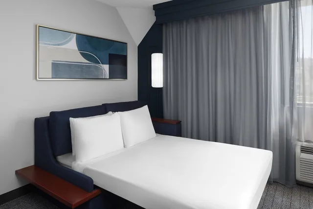 غرفة بسرير كينج، Courtyard by Marriott San Diego - Rancho Bernardo 2/5