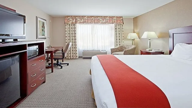غرفة قياسية بسرير كينج لذوي الإعاقة، Holiday Inn Express Hotel Suites College Station 2/7