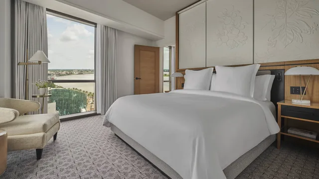 Four Seasons, Deluxe, Executive, Suite, King Bed, River View, Accessible، Four Seasons Hotel New Orleans 1/2