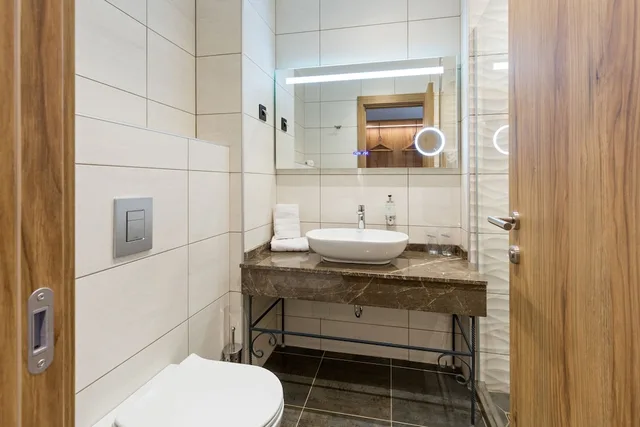 غرفة سوبيريور بسريرين منفصلين بشرفة، Movenpick Resort and Spa Fruske Terme 10/10
