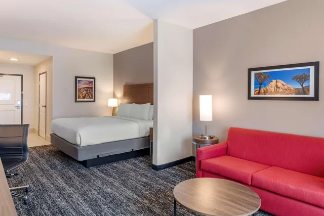 جناح، Best Western Plus Coachella Valley Inn & Suites 2/4