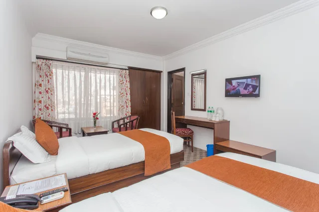 Super, Deluxe, King and Twin Beds, Bathtub، Fuji Hotel 1/2