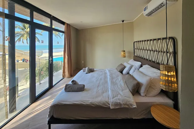 جناح بريميوم بسرير كينج بإطلالة على البحر مع أريكة، Kombo Beach Resort 3/9