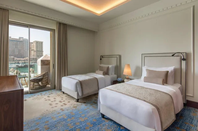 جناح بسرير كينج بغرفتي نوم، The St. Regis Marsa Arabia Island, The Pearl Qatar 4/10