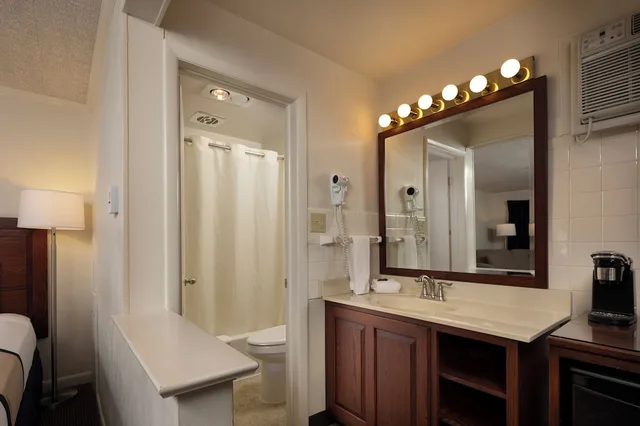 غرفة قياسية بسرير كينج، Travelers Rest Motel 5/6