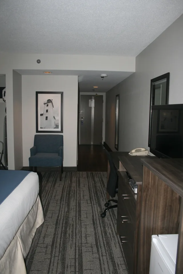 جناح ديلوكس بسرير كينج بغرفة نوم واحدة في الطابق الأرضي، Travelodge Suites by Wyndham New Glasgow 3/4