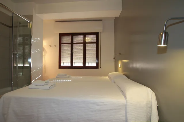 غرفة بسريرين منفصلين بحمام مشترك، Apartamentos Ripoll Ibiza 3/8