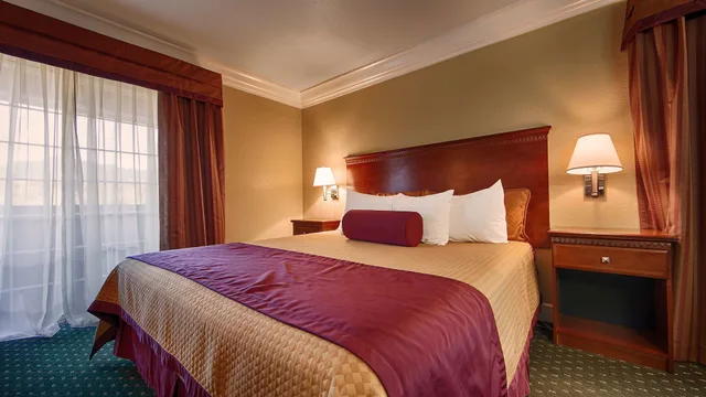 غرفة قياسية بسرير كينج لذوي الإعاقة، Best Western Willits Inn 3/7