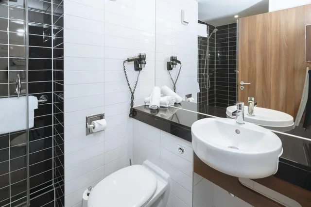 Room, Twin Beds, Holiday Inn Express Strasbourg Centre 5/5