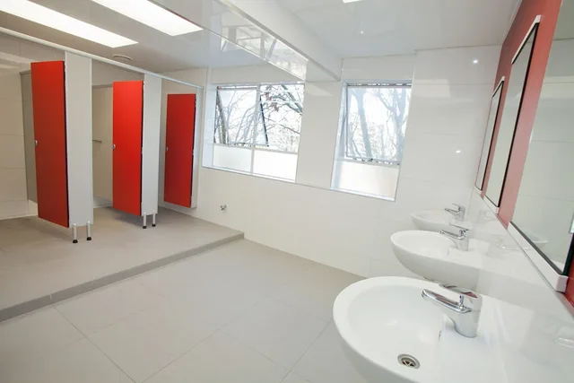 Female Dorm, Female Only, Basic، YMCA Hostel 4/4
