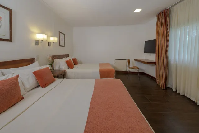 شقة بسرير كوين وسريرين فرديين، Saint George Hotel 3/7