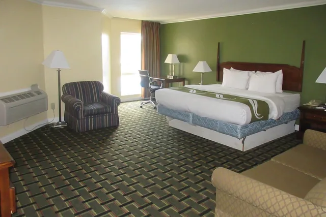غرفة بسرير كينج لذوي الإعاقة، Quality Inn Harrodsburg-Danville 1/9