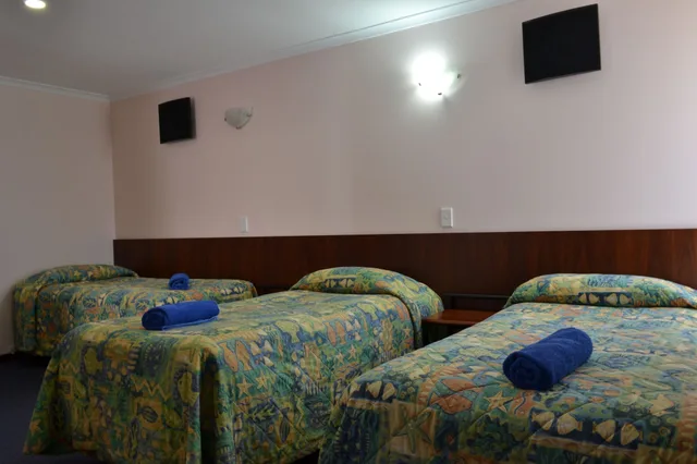 4 Bedrooms, House, 1 Double and 2 Queen Beds، DOLPHIN LODGE 3/8