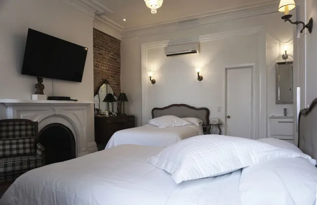 غرفة قياسية بسريرين مزدوجين، Hotel Marie-Rollet 2/4